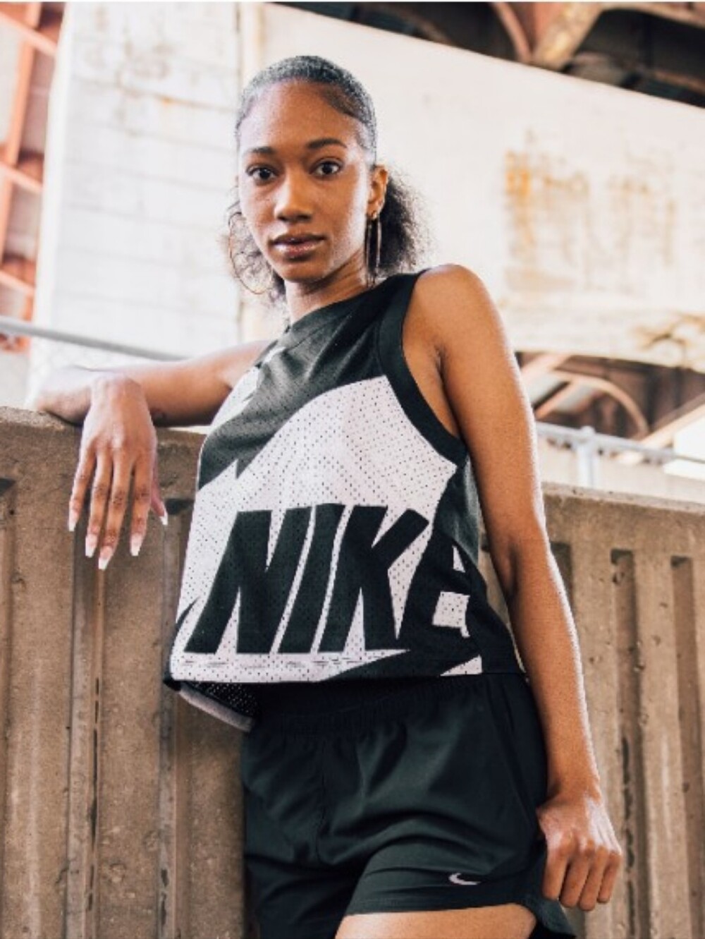Nike Black and White Mesh Athletic Crop Tank Women's M